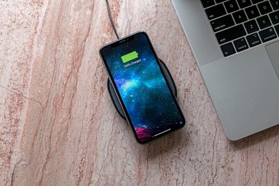 Foto 2 | Foto 2 | Almohadilla De Carga Inalámbrica Mophie Universal Qi De 15 W Para Teléfonos Inteligentes - Venta Internacional.