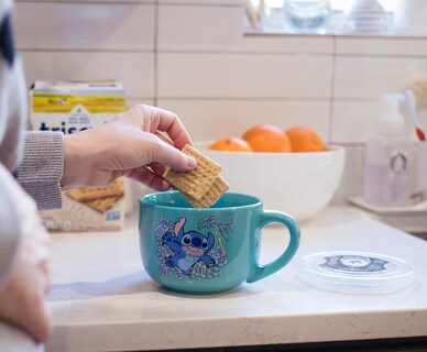 Foto 6 | Foto 6 | Taza De Sopa Silver Buffalo Lilo And Stitch Stay Weird, 700 Ml - Venta Internacional.