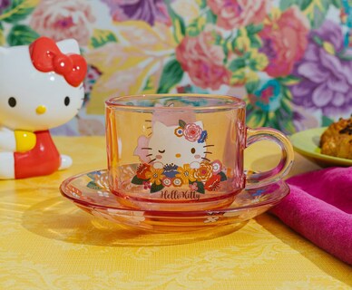 Foto 4 | Foto 4 | Set De Taza De Té Y Platillo Silver Buffalo Sanrio Hello Kitty - Venta Internacional.