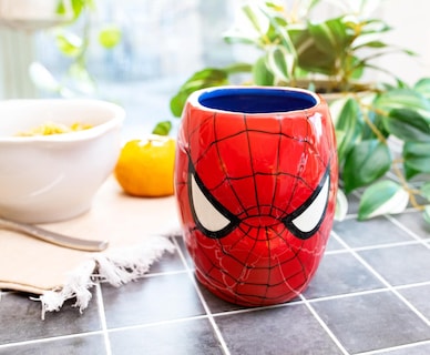 Foto 4 | Foto 4 | Taza De Cerámica Plateada Con Diseño De Búfalo Marvel Spiderman Face 3d, 600 Ml - Venta Internacional.