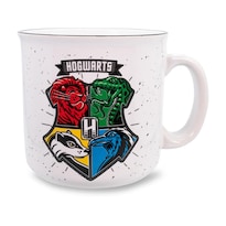 Taza Camper Silver Buffalo Con El Escudo De Hogwarts De Harry Potter  590 Ml - Venta Internacional.