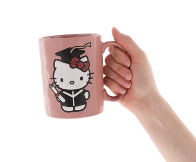 Foto 3 | Foto 3 | Taza De Cerámica Silver Buffalo Hello Kitty Graduation 500 Ml - Venta Internacional.