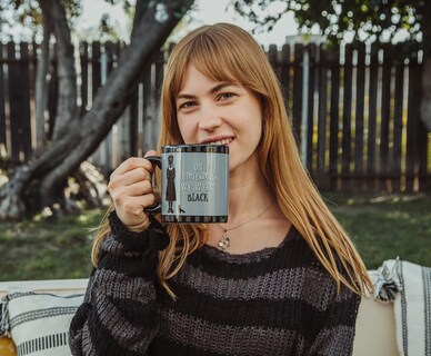 Foto 6 | Foto 6 | Taza De Cerámica Silver Buffalo Wednesday We Wear Black 600 Ml - Venta Internacional.
