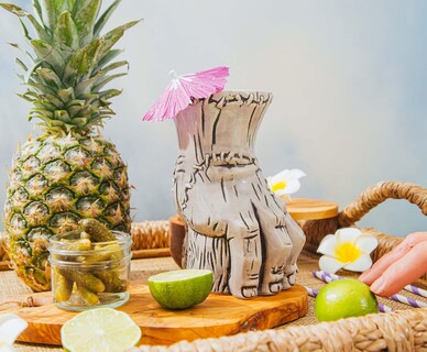 Foto 5 | Foto 5 | Taza Geeki Tikis The Addams Family Thing De Cerámica 800 Ml - Venta Internacional.