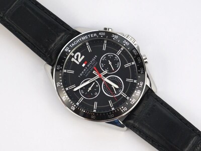 Foto 8 | Foto 8 | Reloj Tommy Hilfiger Hombre Luke 1791117 Caja Redonda 46mm Diámetro Acero Inoxidable Cierre Hebilla Movimiento Cuarzo Dial Negro