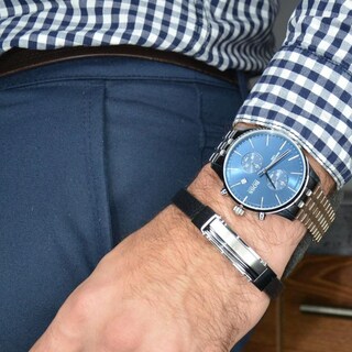 Foto 8 | Foto 8 | Reloj Hugo Boss Hombre Associate 1513839 Caja Redonda 42mm Diámetro Acero Inoxidable Cierre Desplegable Movimiento Cuarzo