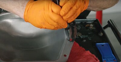 Foto 3 | Foto 3 | Máquina De Juntas De Silicona Permatex Ultra Black 385 Ml - Venta Internacional.