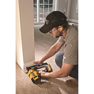 Foto 5 | Foto 5 | Clavadora De Acabado Dewalt 20v Max* Xr En Ángulo 16ga (dcn660d1) - Venta Internacional.