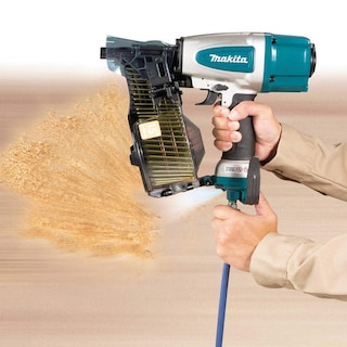 Foto 4 | Foto 4 | Clavadora Neumática Con Bobina De Revestimiento Makita An613 15° 2-1/2 - Venta Internacional.