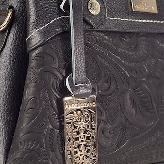 Foto 3 | Foto 3 | Bolso Satchel Angela A Ángelozano Negro De Piel Grabado Tipo Cincelado
