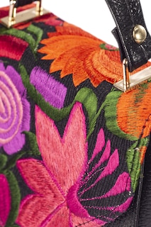Foto 5 | Foto 5 | Bolso Tipo Satchel Ely A Ángelozano de Piel con Telar Artesanal de Flores color Negro
