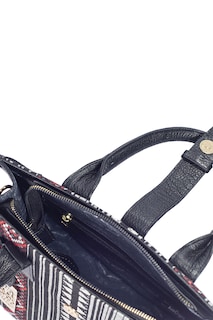 Foto 4 | Foto 4 | Bolso A Ángelozano Samantha Tipo Satchel de Piel Vacuna color Negro con Telar Étnico para Mujer