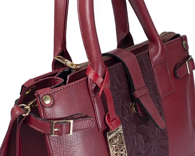 Foto 6 | Foto 6 | Bolso Tipo Satchel A Ángelozano De Piel Vacuna Con Grabado Tipo Cincelado, Color Granada, Modelo Samantha