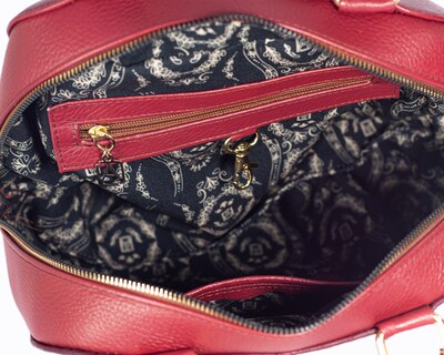 Foto 3 | Foto 3 | Bolso Tipo Satchel A Aángelozano De Piel Vacuna Con Grabado Tipo Cincelado, Color Granada, Modelo Elsa