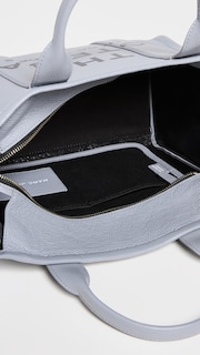 Foto 5 | Foto 5 | Bolso Marc Jacobs The Leather Medium Wolf Grey - Venta Internacional.