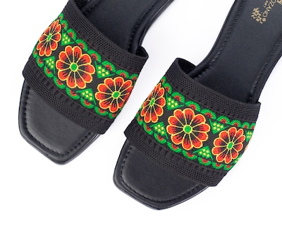 Foto 8 | Foto 8 | Sandalia De Piso A Ángelozano Con Tira De Flores, Color Negro