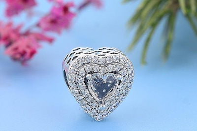 Foto 2 | Foto 2 | Pulsera Con Dijes De Plata De Ley 925 Con Brillantes Corazones Nivelados - Venta Internacional.