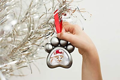 Foto 3 | Foto 3 | Marco De Fotos Navideñas De Metal Con Estampado De Huellas De Mascotas Ornament Pearhead - Venta Internacional.