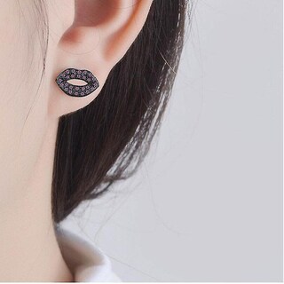 Foto 2 | Foto 2 | Pendientes Huoguo Con Letras De Cobre Con Forma De Beso Y Labios Rojos Asimétricos 2 Unidades - Venta Internacional.