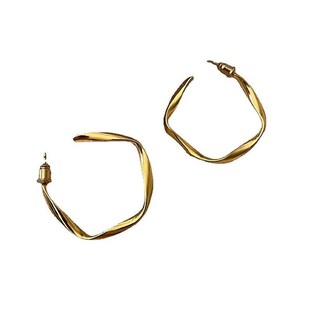 Foto 1 | Foto 1 | Pendientes Huoguo Chapados En Plata En Forma De C Irregularmente Retorcidos (2 Unidades) - Venta Internacional.