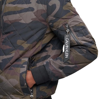 Foto 4 | Foto 5 | Chamarra Calvin Klein Bomber Water Resistant Camo para Hombre