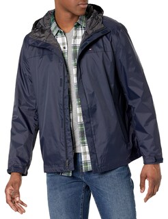 Foto 1 | Foto 1 | Chamarra Tommy Hilfiger Ligera Impermeable Azul Marino para Hombre - Venta Internacional