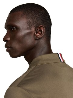 Foto 2 | Foto 2 | Polo Tommy Hilfiger De Algodón Líquido, Color Verde Militar Regular - Venta Internacional.