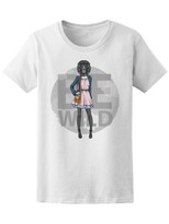 Playera SmartPrintsInk para Mujer Diseño Se Salvaje Ilustración de León con Vestido Rosa