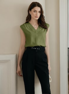Foto 2 | Foto 2 | Blusa Evaless Sin Mangas Con Cuello En V Plisada Para Mujer, Color Verde Helecho S - Venta Internacional.