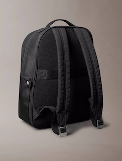 Foto 2 | Foto 2 | Mochila Calvin Klein Utilitaria Backpack Escolar Porta Laptop Espacioso Negro 4060 Original