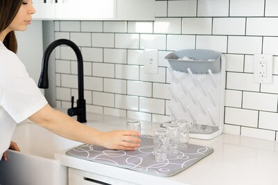 Foto 4 | Foto 4 | Estante para Secar Botellas Ubbi Vertical con Cepillo para Botellas y Alfombrilla Gris - Venta Internacional