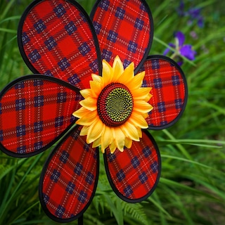 Foto 3 | Foto 3 | Wind Spinner In The Breeze 2651 Sunflower 42 X 40 Cm, Tela Escocesa Roja - Venta Internacional.