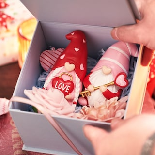 Foto 6 | Foto 6 | Set Decorativo De Gnomos Valery Madelyn Para El Día De San Valentín, 11 Cm - Venta Internacional.