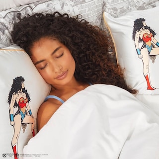 Foto 5 | Foto 5 | Funda De Almohada Kitsch Wonder Woman Satinada Más Suave Que La Seda - Venta Internacional.