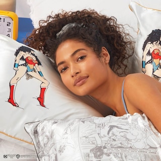 Foto 6 | Foto 6 | Funda De Almohada Kitsch Wonder Woman Satinada Más Suave Que La Seda - Venta Internacional.