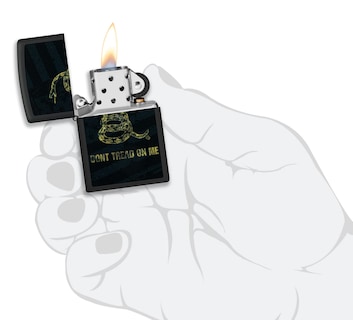 Foto 5 | Foto 5 | Mechero De Bolsillo Zippo Don't Tread On Me Con Diseño De Serpiente Y Bandera, Color Negro - Venta Internacional.