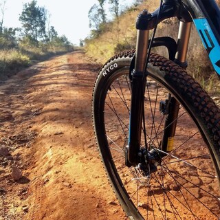 Foto 6 | Foto 6 | Kit Llanta y Cámara Reforzada para Bicicleta Nyco R26 X2.125 Hy06 color Negro