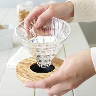 Foto 2 | Foto 2 | Gotero De Café Hario V60, Vidrio Resistente Al Calor, Madera De Olivo 01 - Venta Internacional.