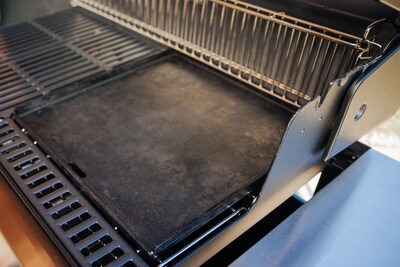 Foto 3 | Foto 3 | Parrilla Plana de Acero al Carbono Hecha a Mano por Weber para Cocina Exterior - Venta Internacional