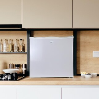 Foto 2 | Foto 2 | Congelador Vertical Koolatron 35 L, 1.2 Pies Cúbicos, Descongelación Manual - Venta Internacional.