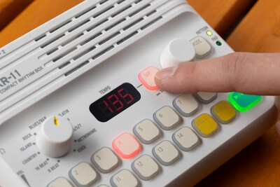 Foto 6 | Foto 6 | Rhythm Machine Korg Kr11 Con Sistema De Altavoces, Funciona Con Batería - Venta Internacional.