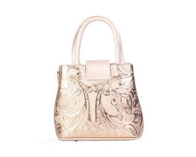 Foto 2 | Foto 2 | Bolso Satchel A Ángeozano De Charol Vegano Con Grabado Tipo Cincelo Modelo Aurelia Color Oro Rosado