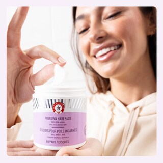 Foto 7 | Foto 7 | Almohadillas Para Cabello Encarnado First Aid Beauty Para Después Del Afeitado  84 Almohadillas - Venta Internacional.