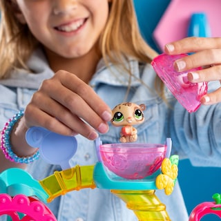 Foto 5 | Foto 5 | Set De Juego Littlest Pet Shop Fun Factory Gen 7 Con Mascotas #69 Y #68 - Venta Internacional.