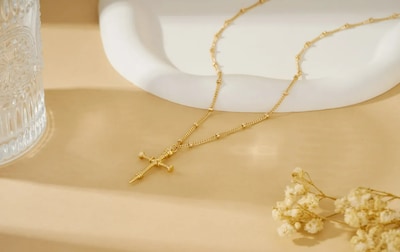 Foto 2 | Foto 2 | Collar De Oro 18k Para Mujer Con Cruz De Diseño Xtellar Elegante Y Sofisticado.