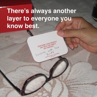 Foto 5 | Foto 5 | Juego De Cartas We're Not Really Strangers Family Edition +15 Años - Venta Internacional.