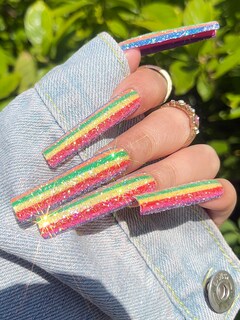 Foto 2 | Foto 2 | Set De Uñas Postizas Stareidolon Ataúd Blanco Pintado A Mano - Venta Internacional.