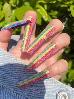 Foto 3 | Foto 3 | Set De Uñas Postizas Stareidolon Ataúd Blanco Pintado A Mano - Venta Internacional.