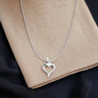 Foto 2 | Foto 2 | Collar Con Colgante De Corazón De Plata Con Cadena Veneciana Retorcida - Venta Internacional.