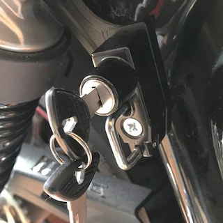 Foto 7 | Foto 7 | Candado Para Casco De Moto Guaimi Anti-theft Twins Bonneville - Venta Internacional.